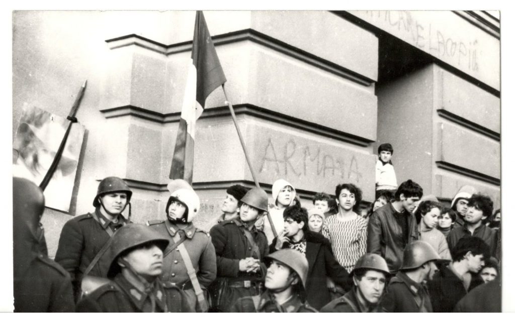16 decembrie 1989, începutul Revoluției Române. Ședință festivă la Timișoara