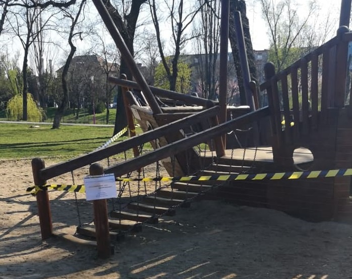 Pericol pentru copii în locurile de joacă din Lugoj și Timișoara