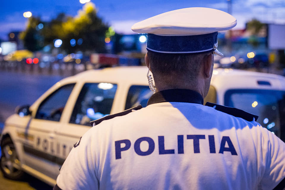Polițistul din Giroc care promitea că rezolvă o sentință prin intermediul a doi parlamentari, trimis în judecată